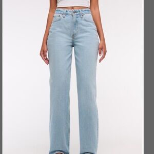 Abercrombie & Fitch Curve Love High Rise Loose Jean - Medium wash